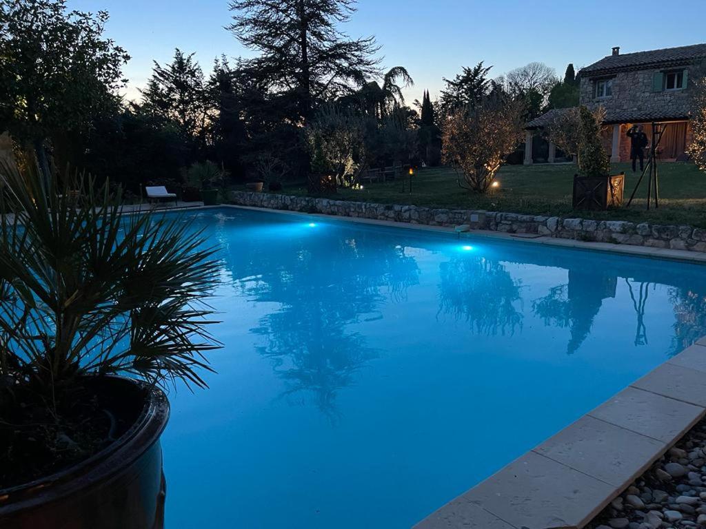Gite Au Coeur De La Provence & Spa แซ็งต์-กันนาต์ ภายนอก รูปภาพ
